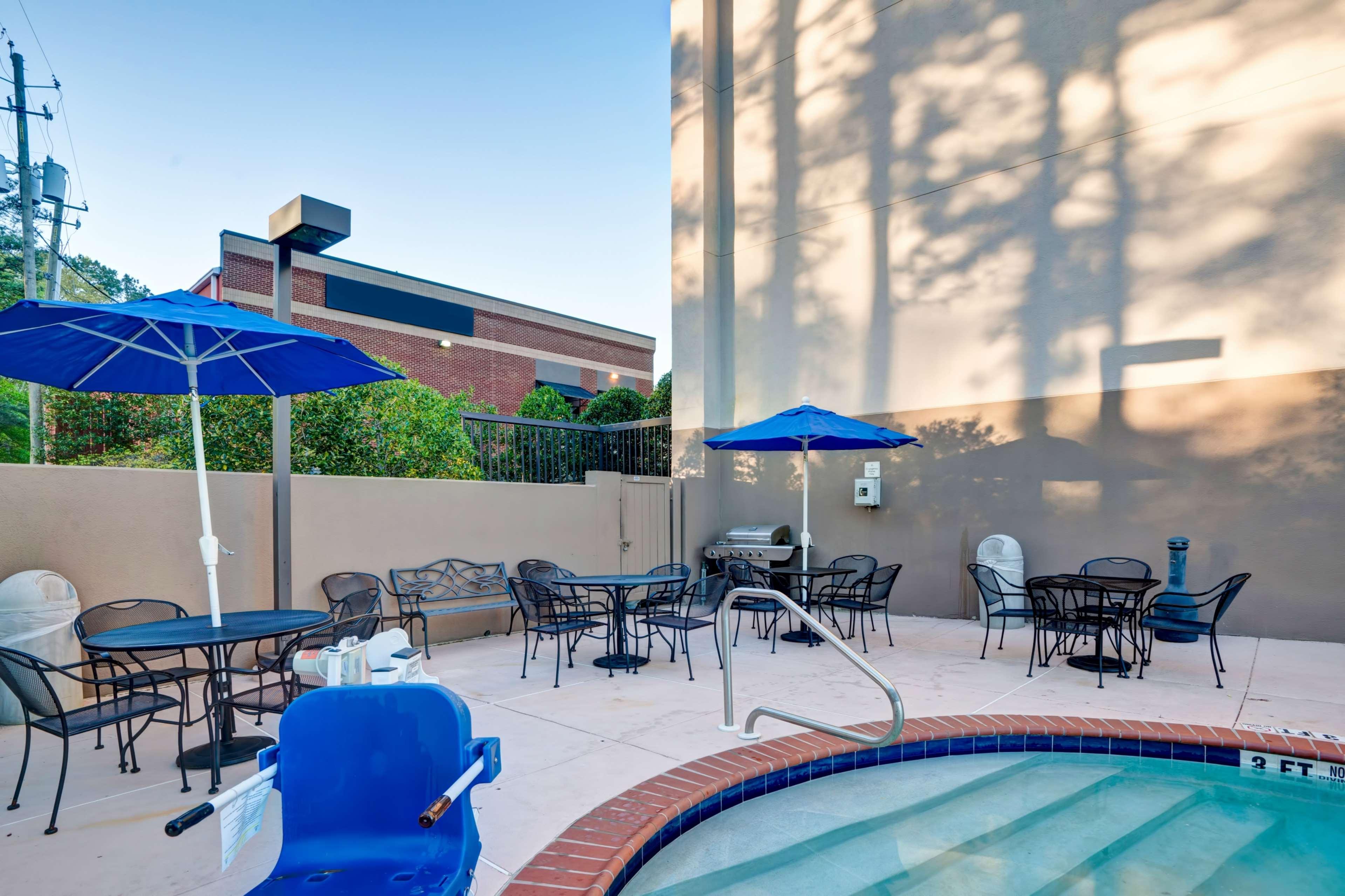 Hampton Inn Birmingham/Mountain Brook Zewnętrze zdjęcie